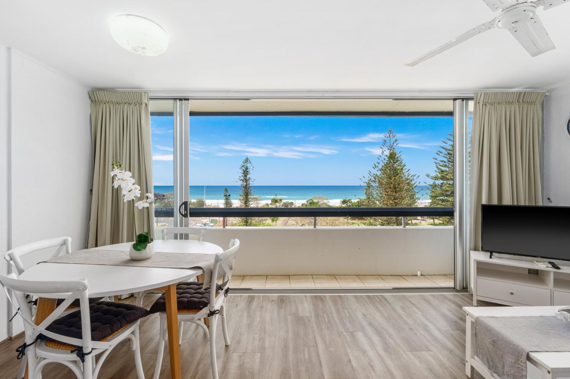 Hi Ho Beach Apartments On Broadbeach Gold Coast Exterior photo