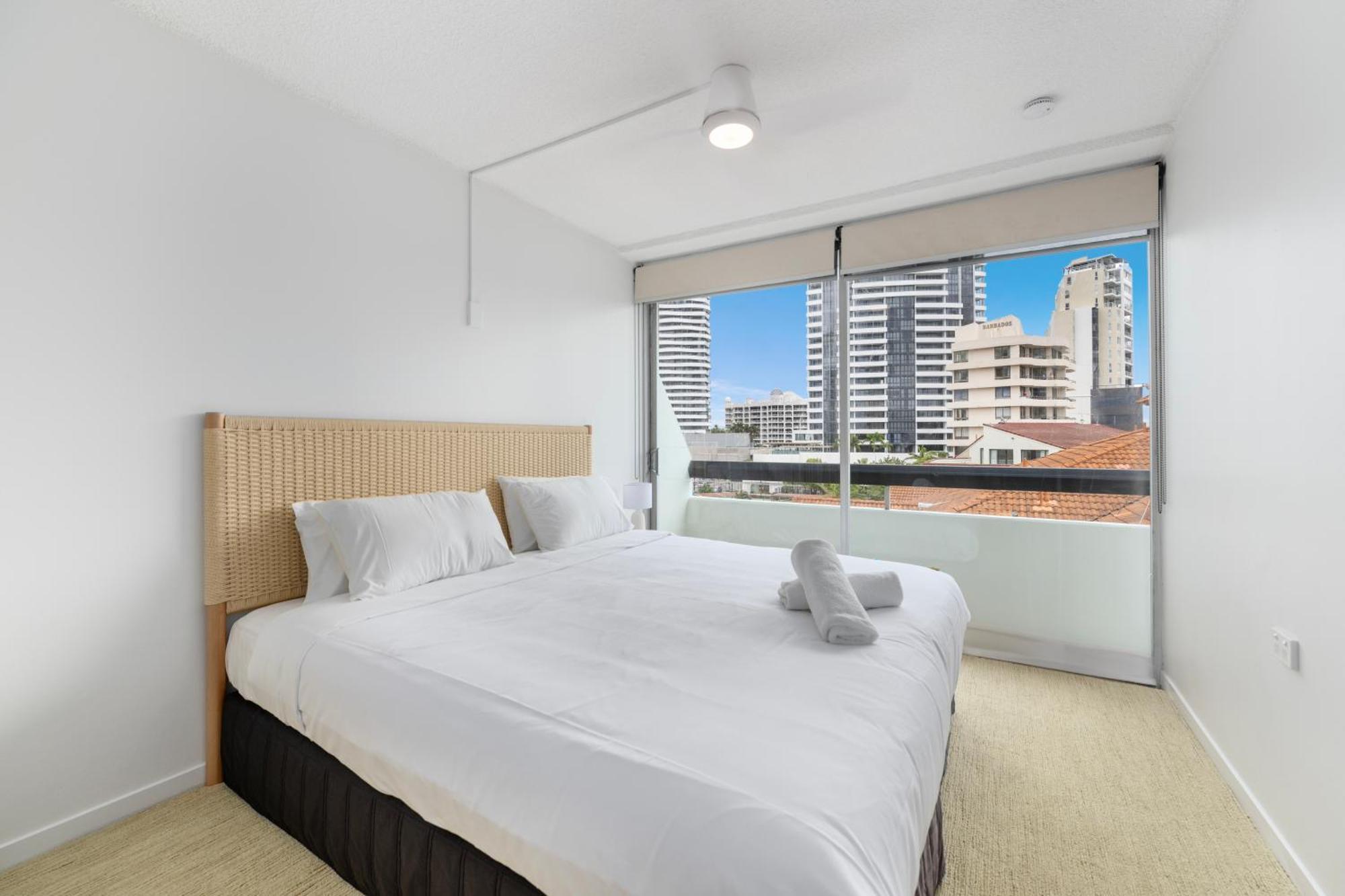 Hi Ho Beach Apartments On Broadbeach Gold Coast Exterior photo