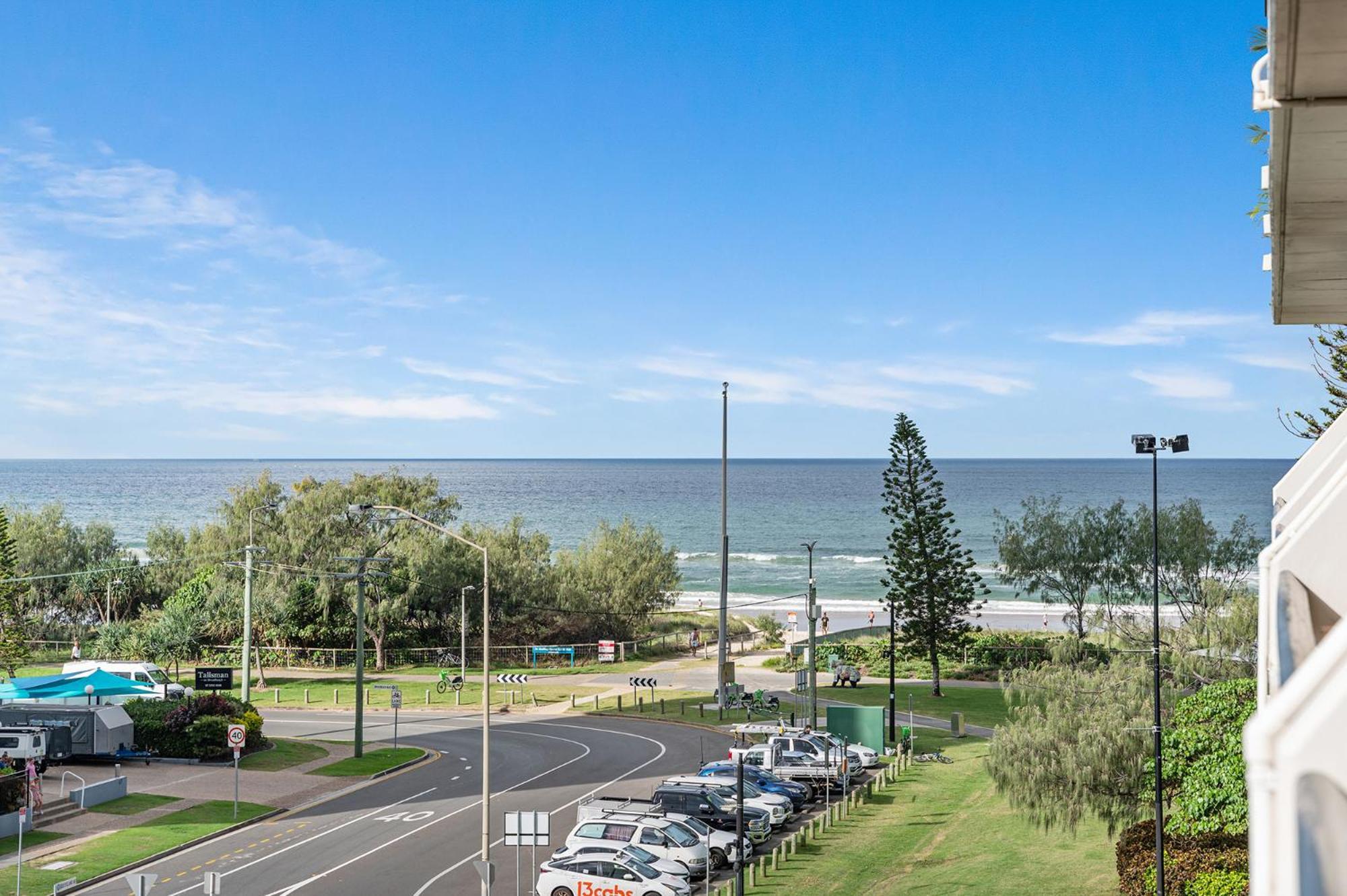 Hi Ho Beach Apartments On Broadbeach Gold Coast Exterior photo