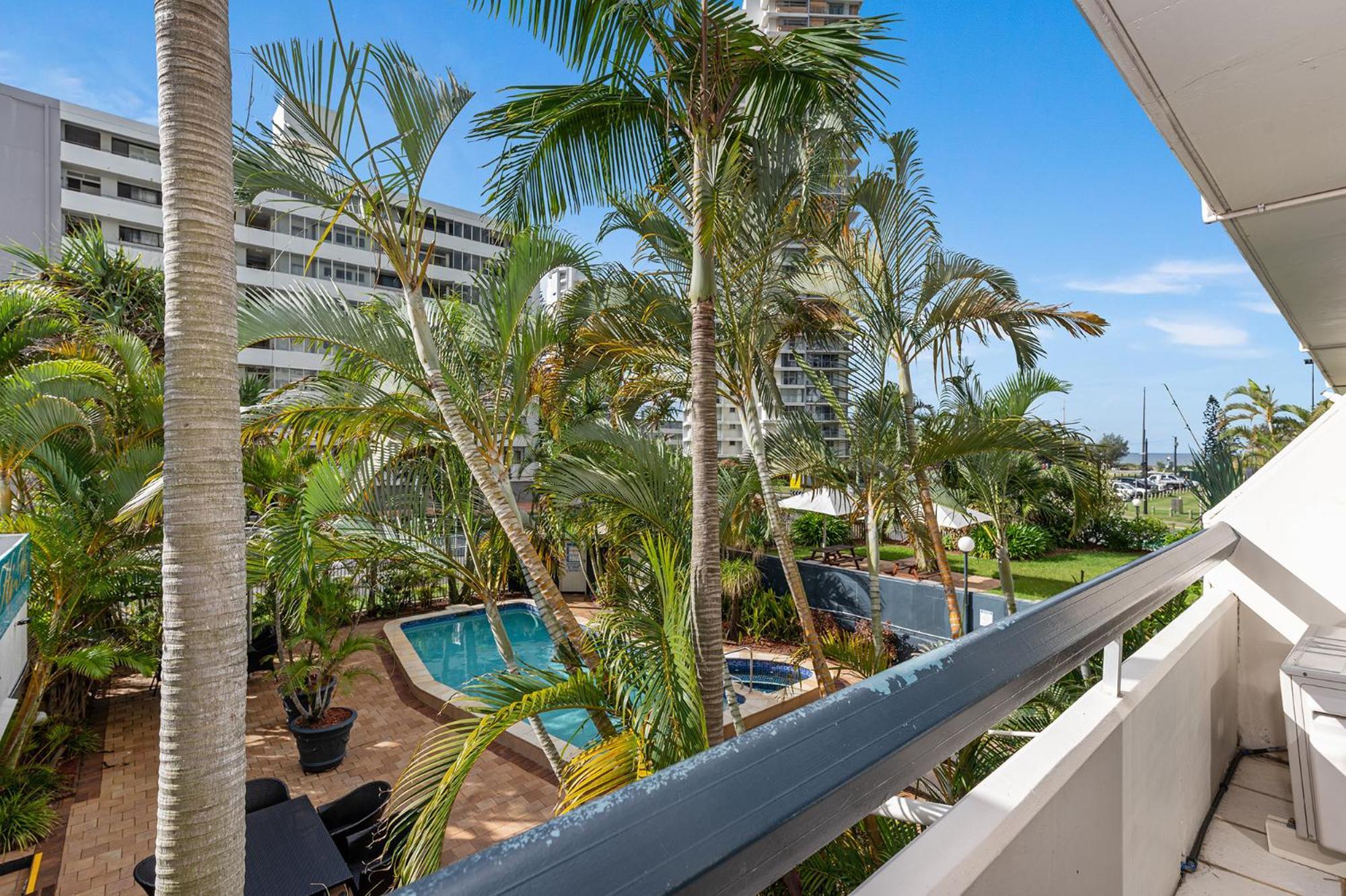Hi Ho Beach Apartments On Broadbeach Gold Coast Exterior photo