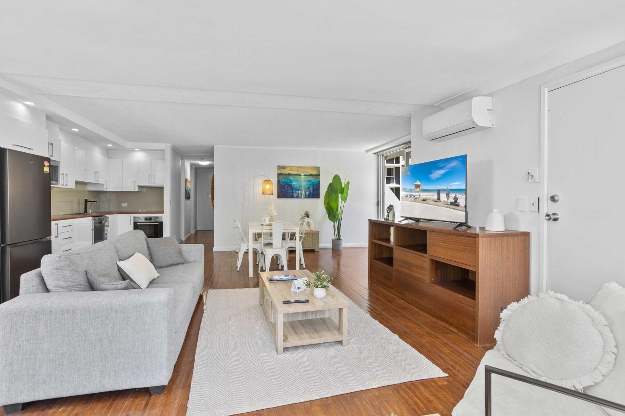 Hi Ho Beach Apartments On Broadbeach Gold Coast Exterior photo
