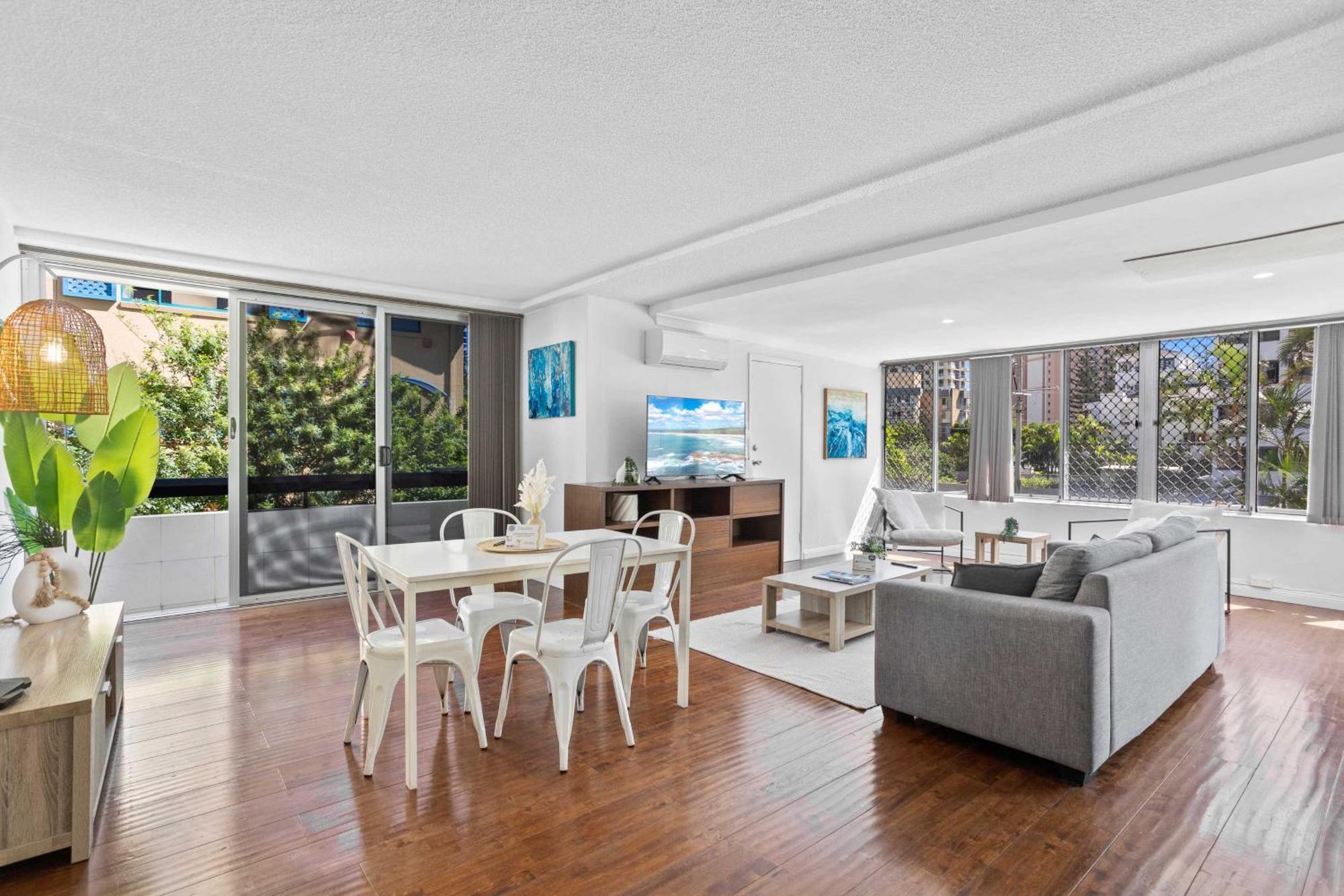 Hi Ho Beach Apartments On Broadbeach Gold Coast Exterior photo