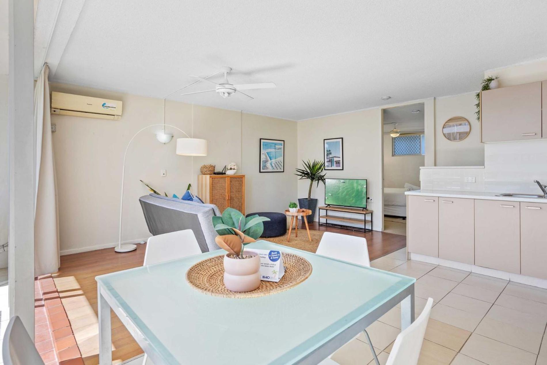 Hi Ho Beach Apartments On Broadbeach Gold Coast Exterior photo