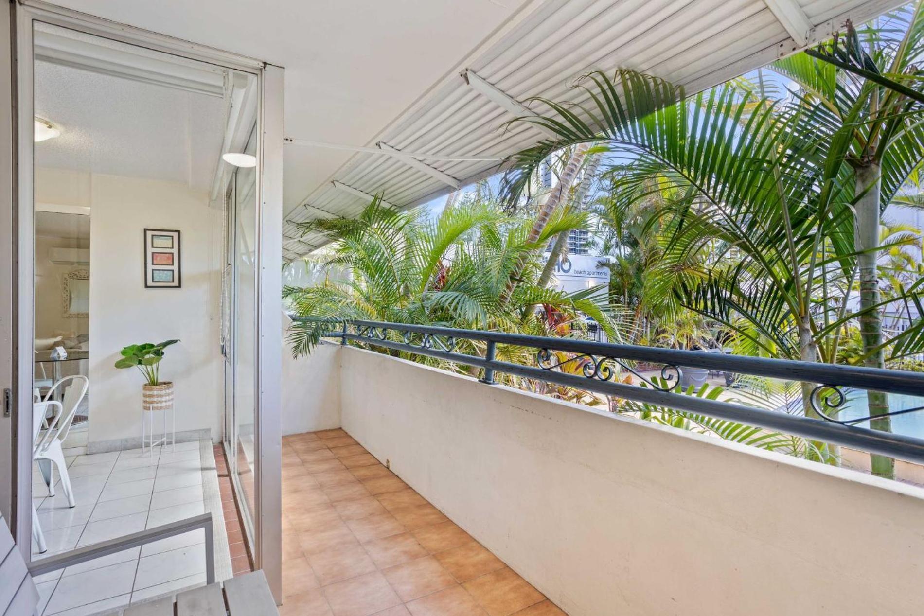 Hi Ho Beach Apartments On Broadbeach Gold Coast Exterior photo