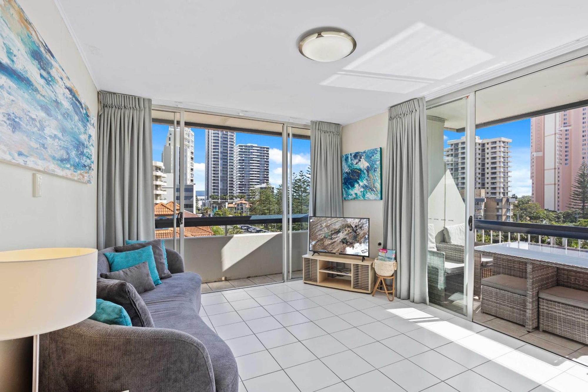 Hi Ho Beach Apartments On Broadbeach Gold Coast Exterior photo